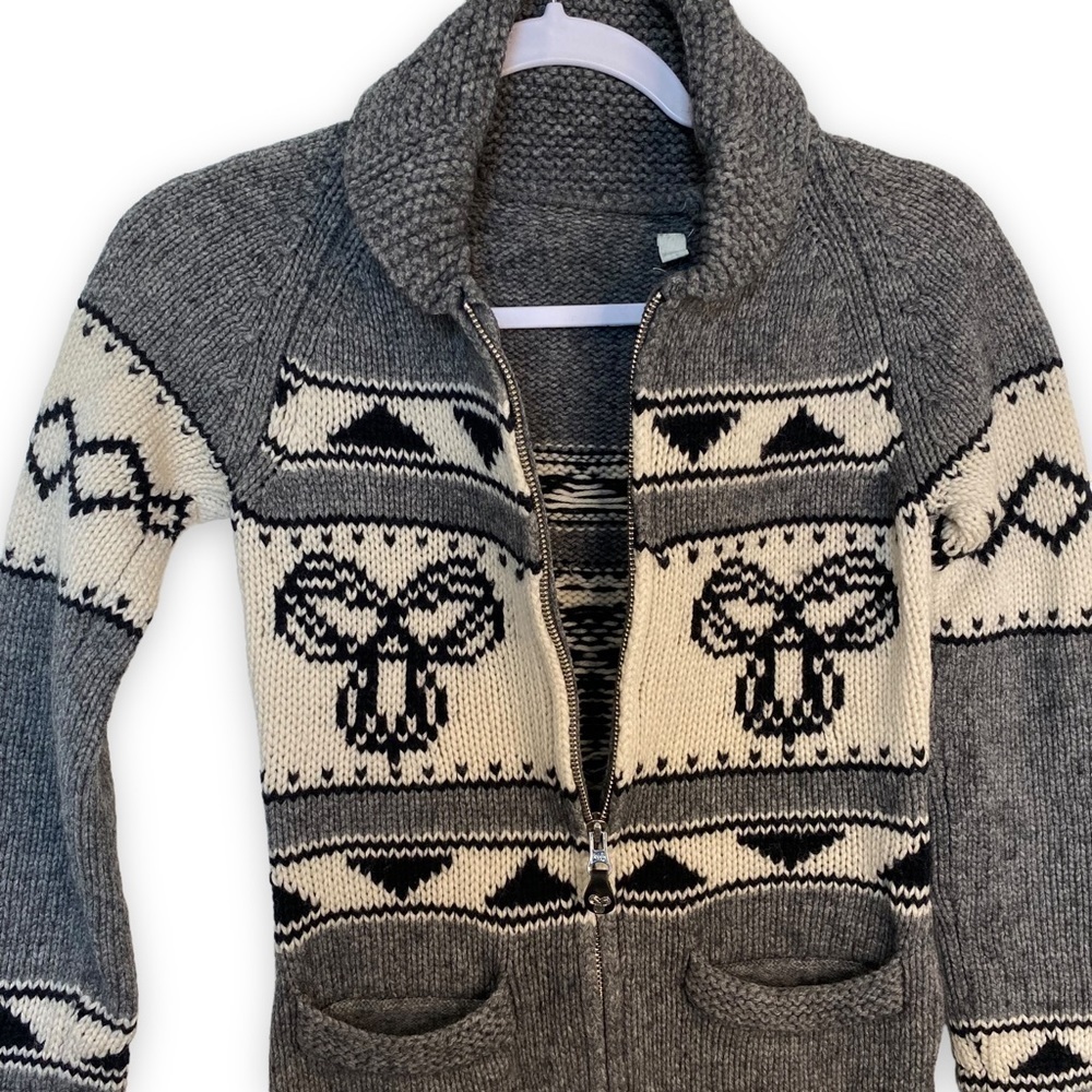 Aritzia TNA Lambswool Sea & Sky Cowichan Sweater Charcoal Grey Size XS - Picture 2 of 6